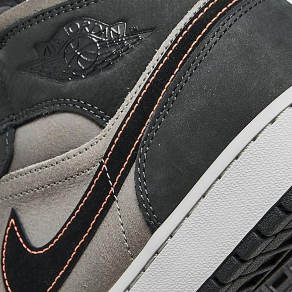 Jordan 1's - Picture 3 of 6